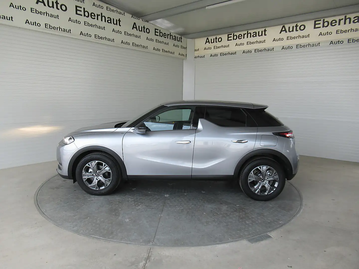 DS Automobiles DS 3 DS3 Crossback PureTech 100 S&S Manuell Bastille Grau - 2