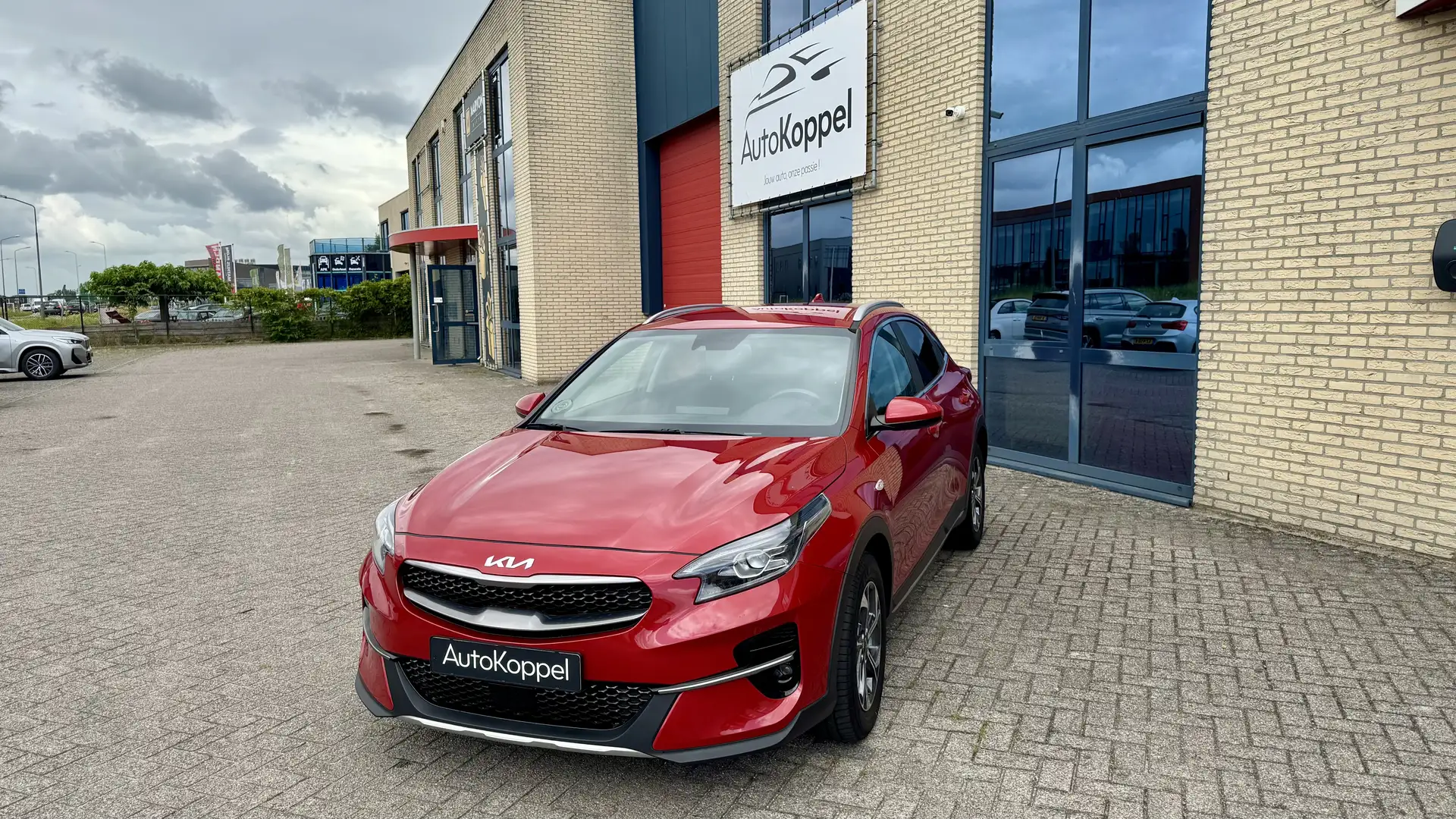 Kia XCeed 1.0 T-GDi Comf. Line Prestige (garantie t/m 2029) Rood - 1