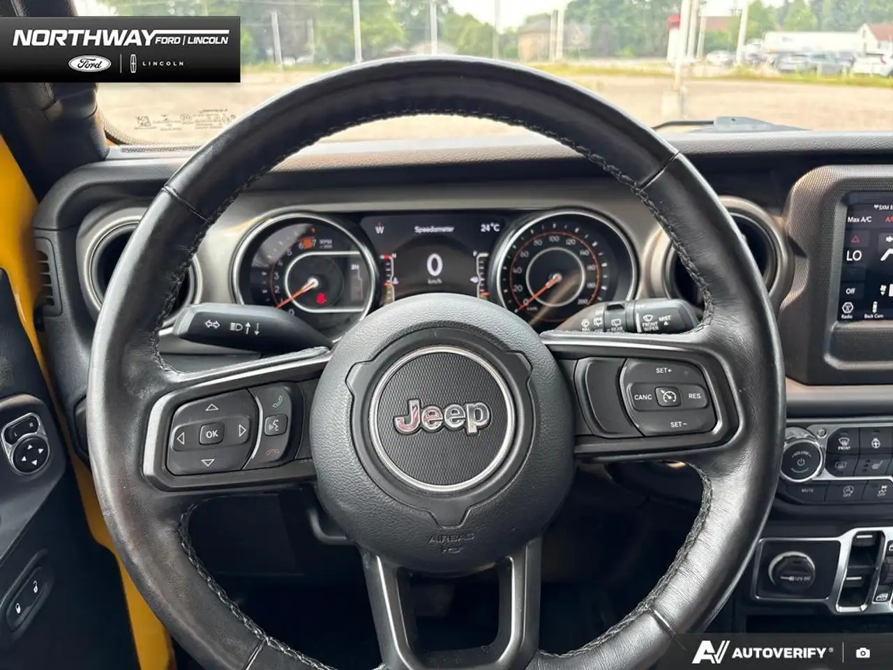 Jeep Wrangler photo Jeep Wrangler