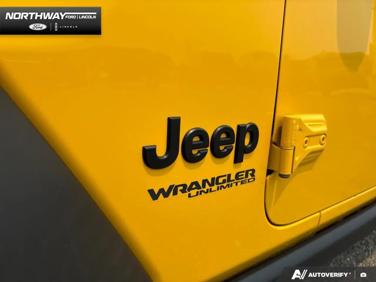 Jeep Wrangler photo Jeep Wrangler