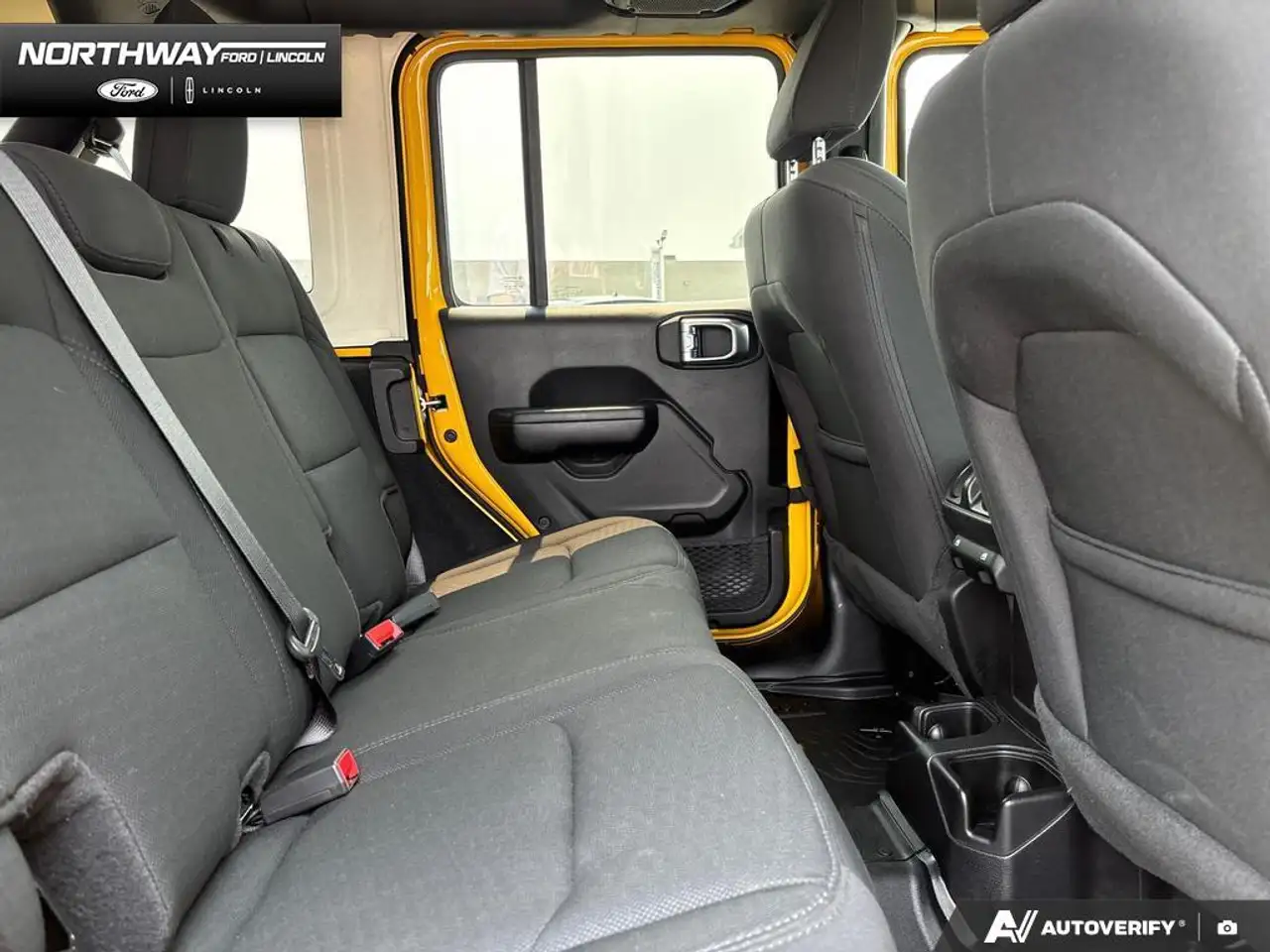 Jeep Wrangler photo Jeep Wrangler