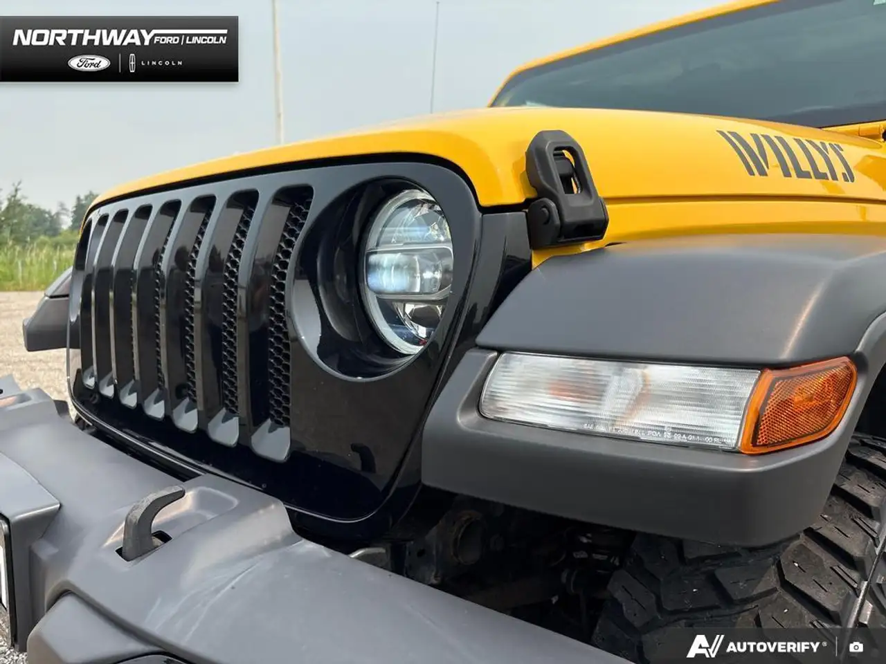 Jeep Wrangler photo Jeep Wrangler