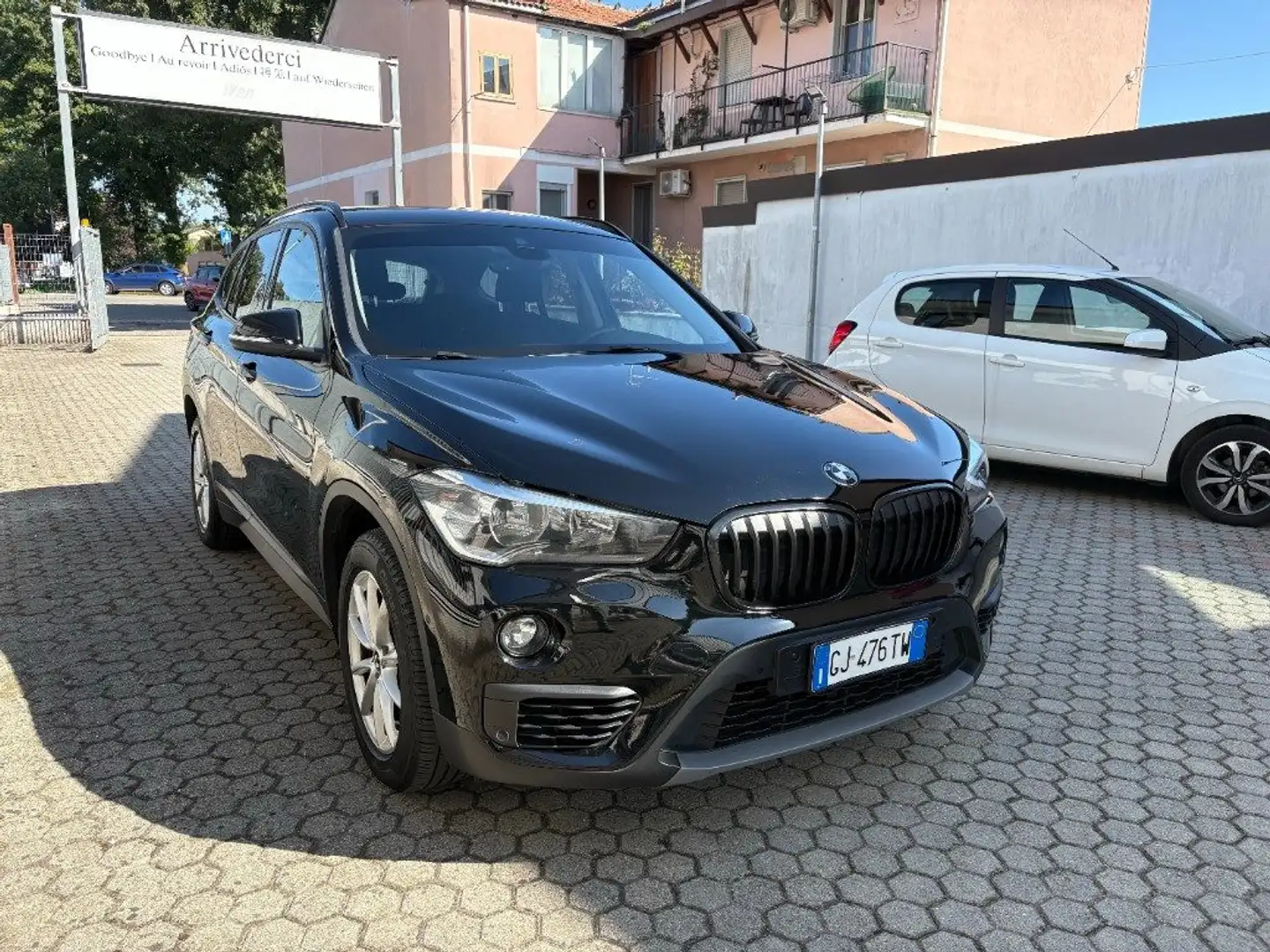 BMW X1 sDrive18d Advantage CAMBIO AUTOMATICO Nero - 2