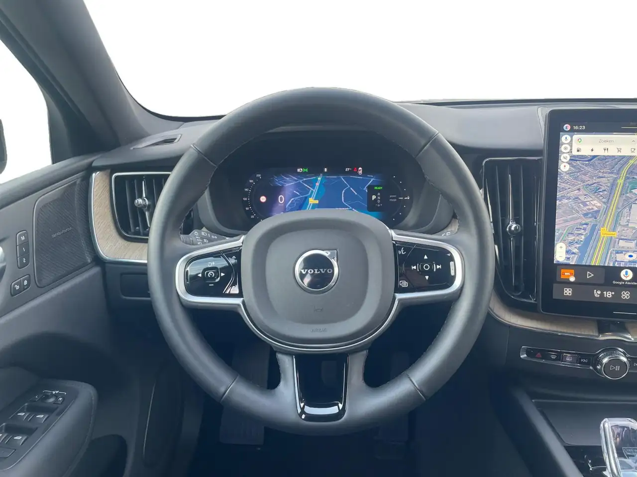 Volvo XC60 2026 — фото 13