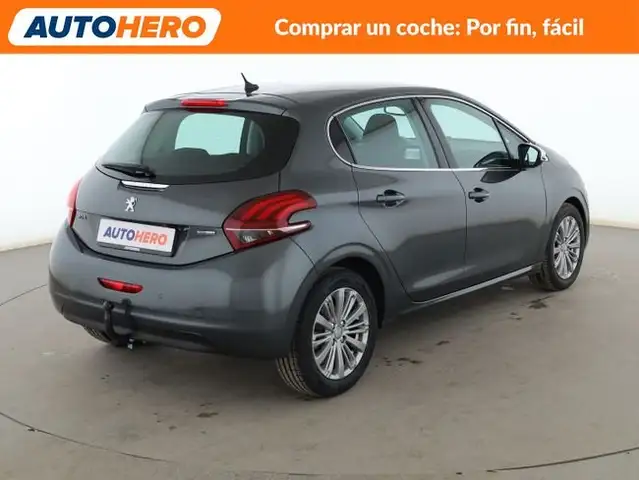 Peugeot 208 view 6