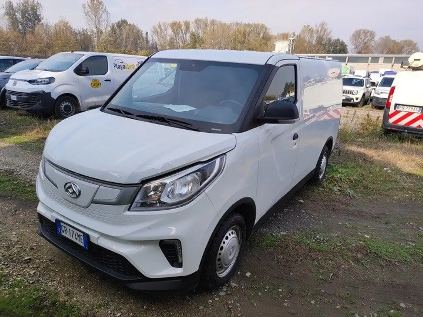 Maxus eDeliver 3 50 KWh 122cv passo corto - GR174ME Белый - 2