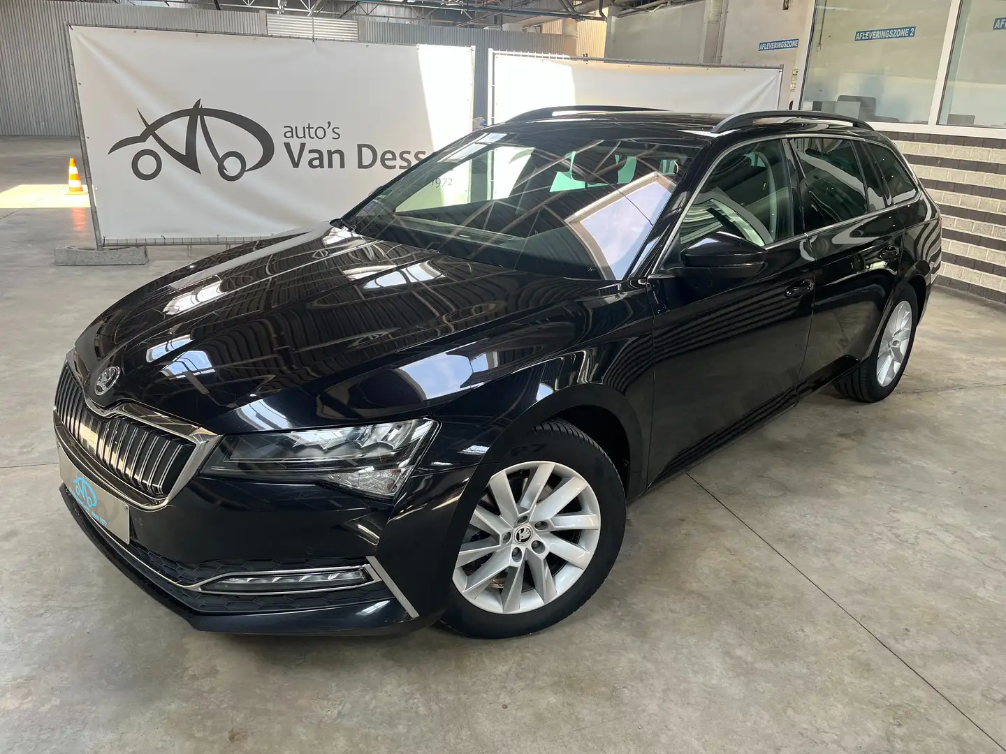Skoda Superb Combi PHEV 1.4TSI Ambition DSG Navi Camera Carplay Noir - 1