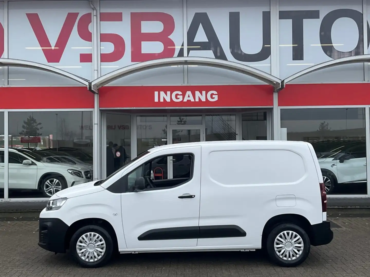 Citroen Berlingo 1.2 PURETECH 110PK AIRCO PDC SCHUIFDEUR Wit - 2