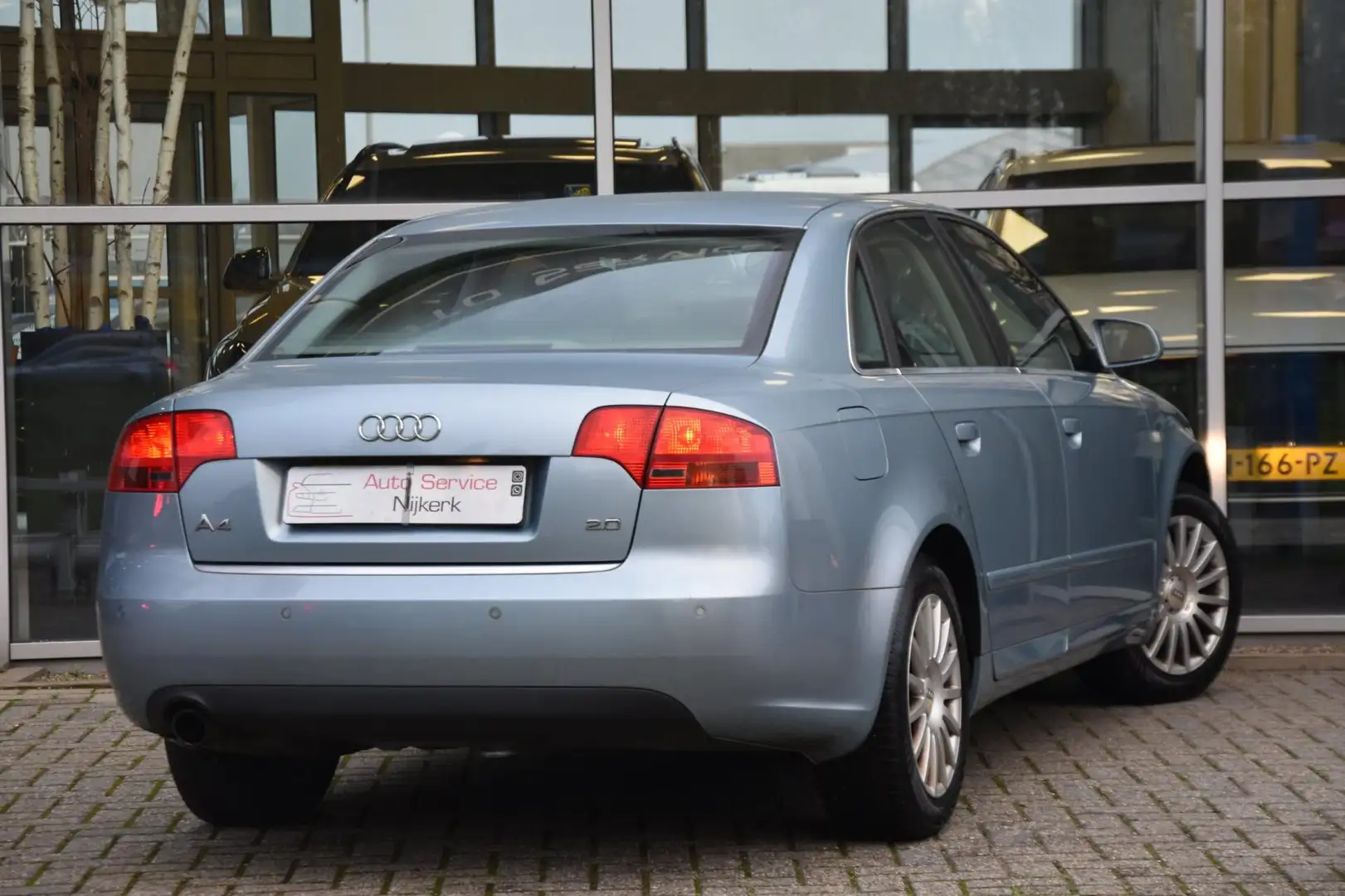 Audi A4 Limousine 2.0 Pro Line Airco Leder Pdc Youngtimer Bleu - 2