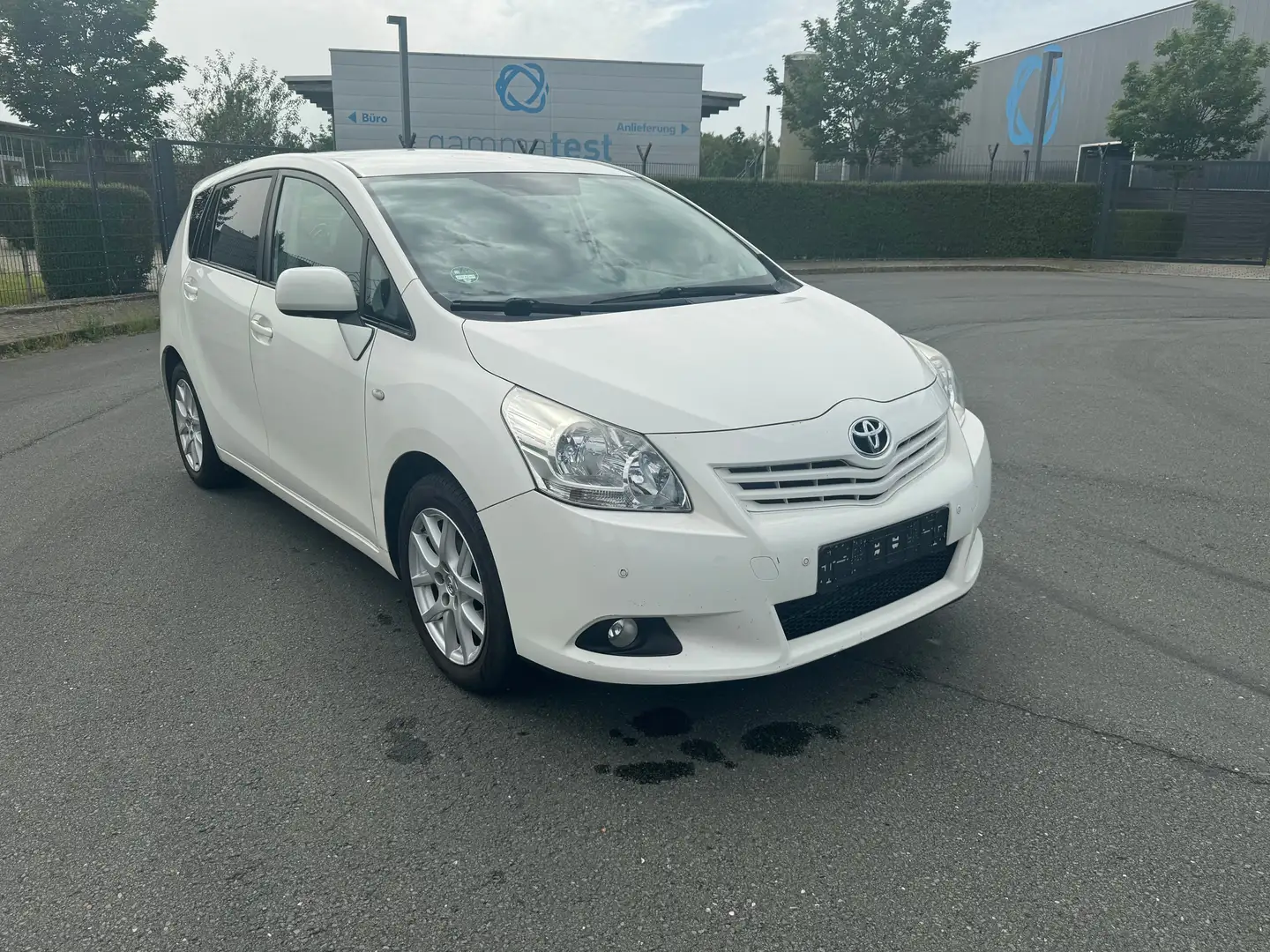 Toyota Verso 2,0D TÜV NEU 7-Sitzer Panorma Kamera 8-Reifen Weiß - 2