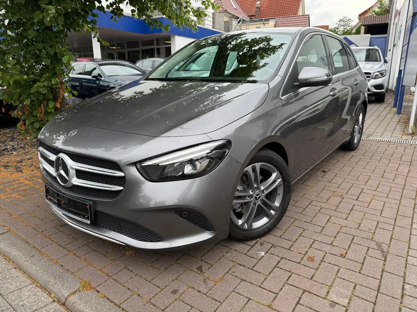 Mercedes-Benz B 180 Progressive MBUX/KAMERA/NAVI/LED/TEMP. Grijs - 1