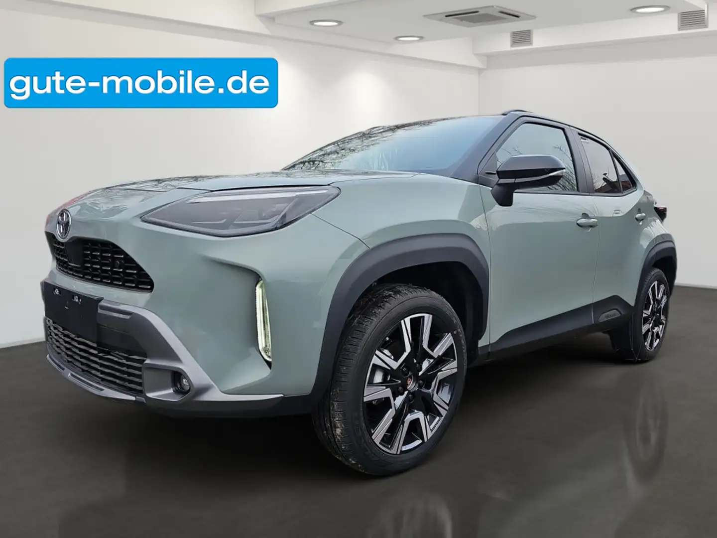 Toyota Yaris Cross Hybrid AWD-i Premiere Edition Grün - 1