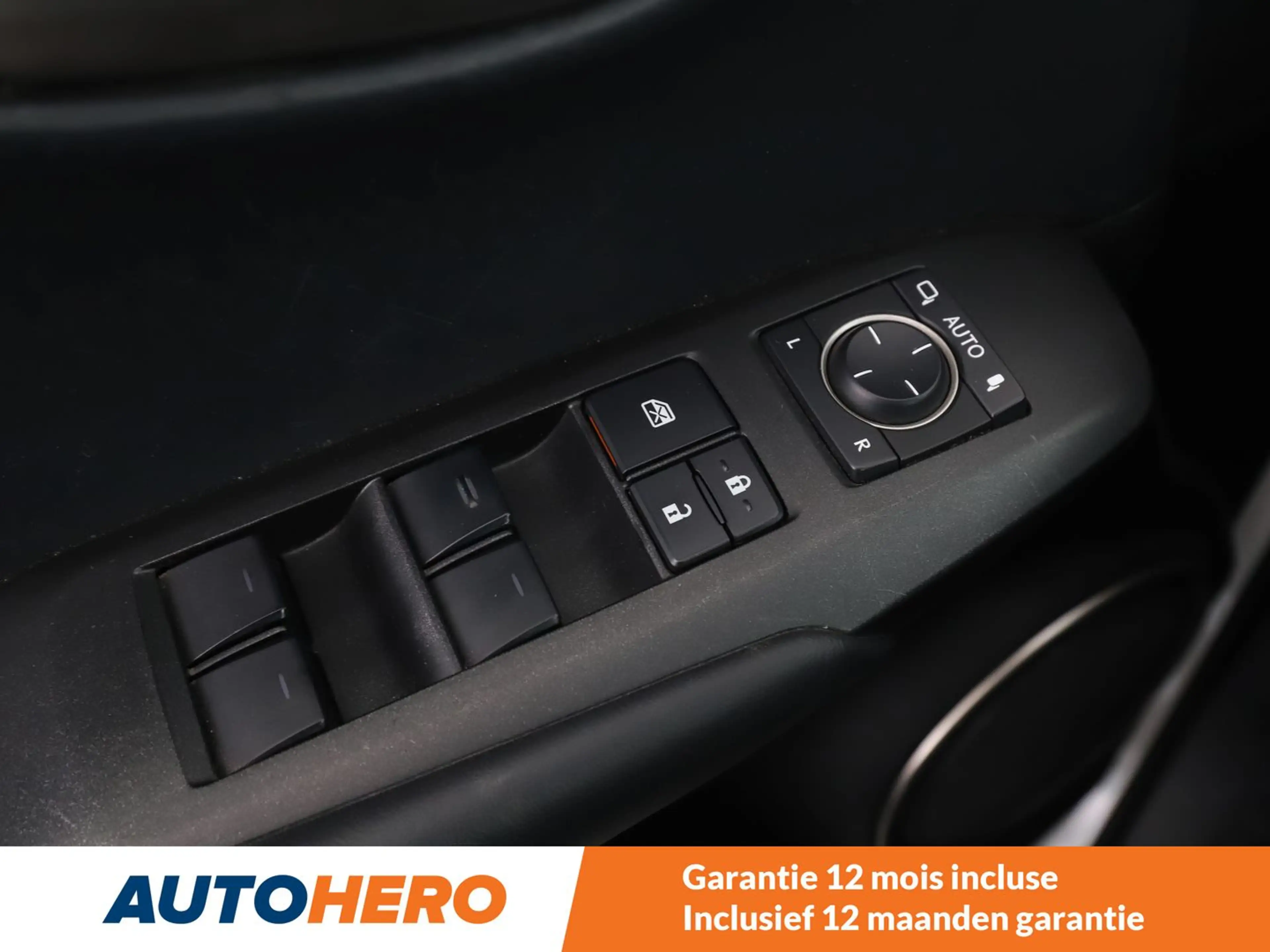 Lexus NX 300h NX 300h — photo 12
