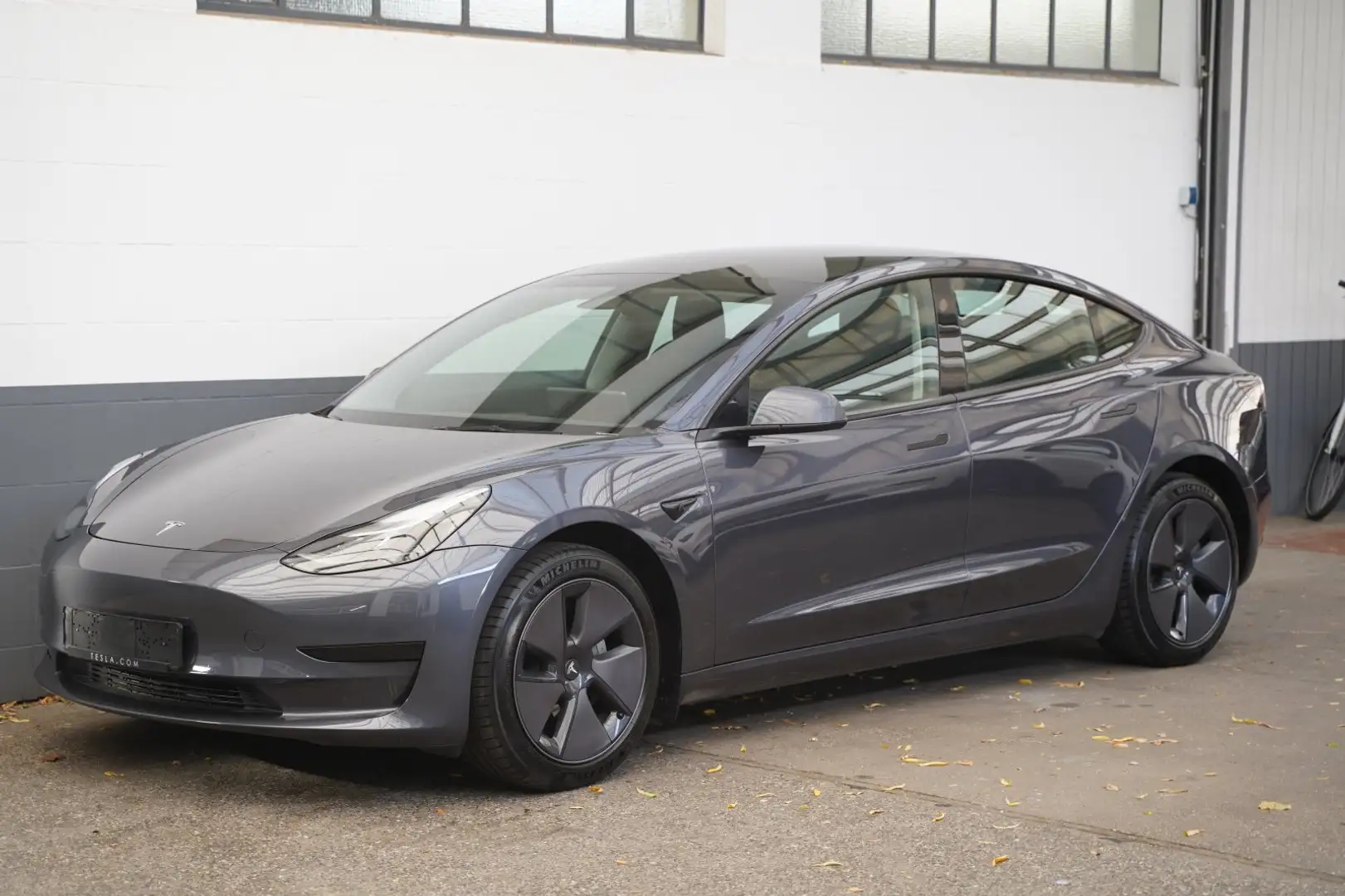 Tesla Model 3 Model 3 Standard Range+ *EAP enhanced autopilot* Grijs - 1