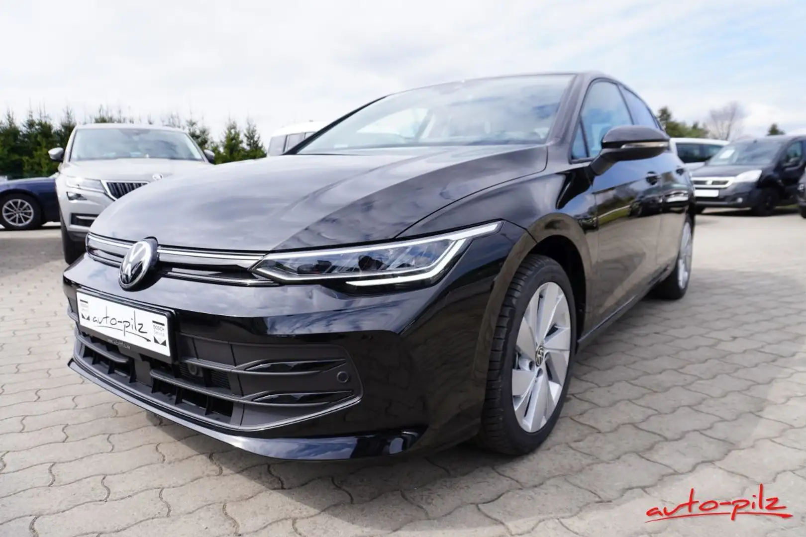 Volkswagen Golf VIII Lim. 1.5 TSI 110 kW Life LED Kamera Noir - 1