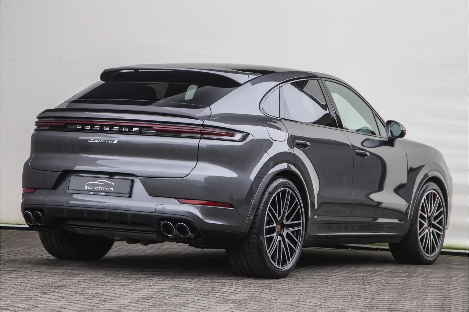 Porsche Cayenne Coupé 3.0 S E-Hybrid 520pk Pano, Bose, Sport-Desig Grau - 2