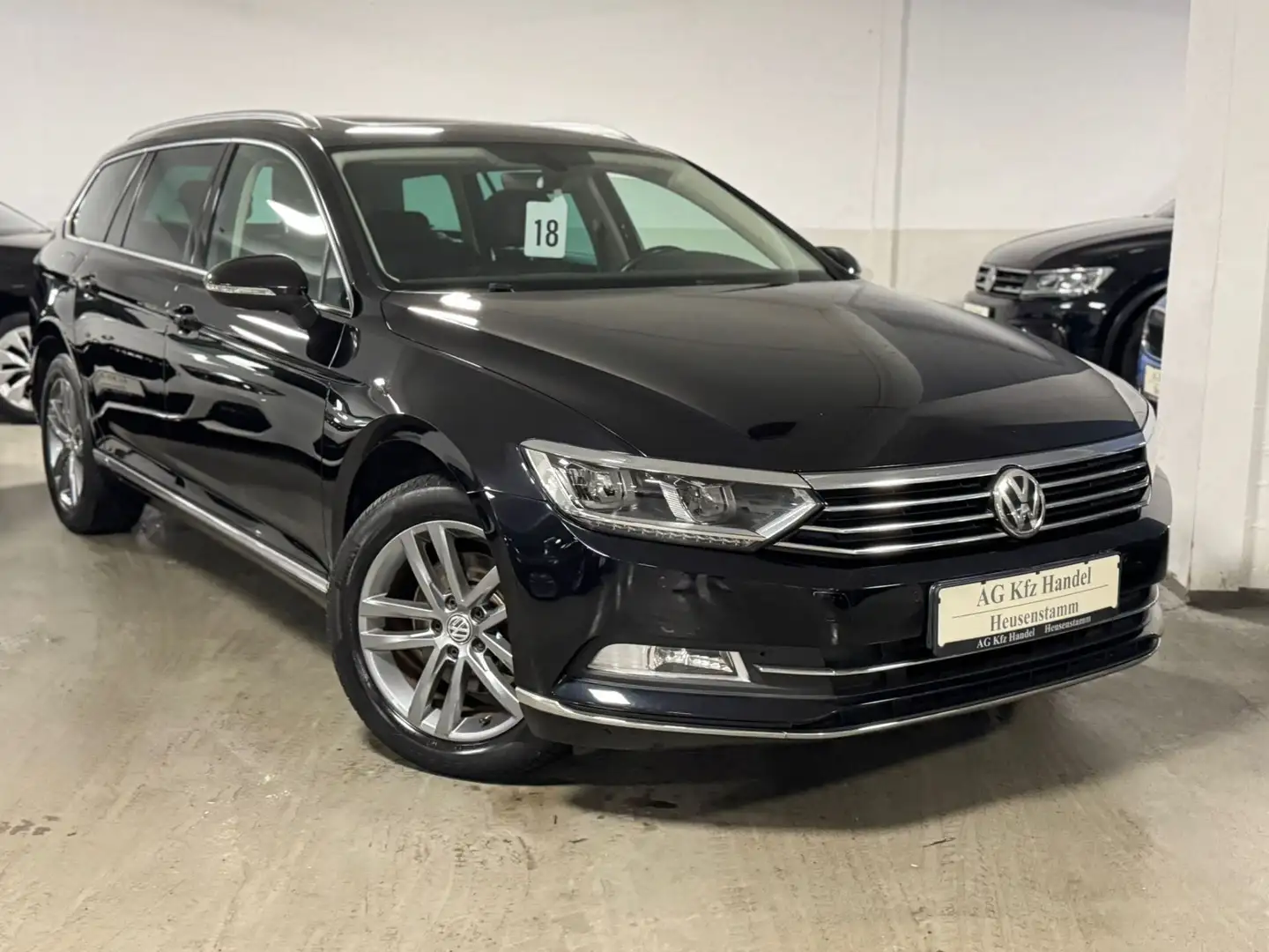 Volkswagen Passat Variant Highline 1,4 TSI DSG/LED/PANO/NAVI Schwarz - 1