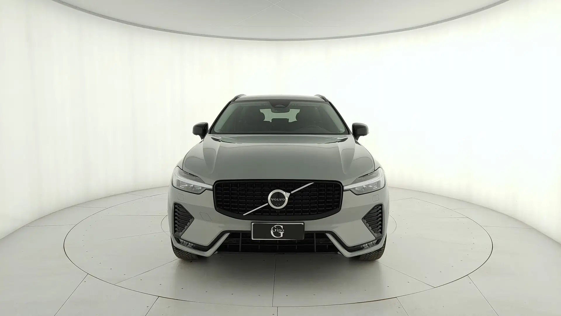 Volvo XC60 2.0 b4 Plus Dark auto Grigio - 2