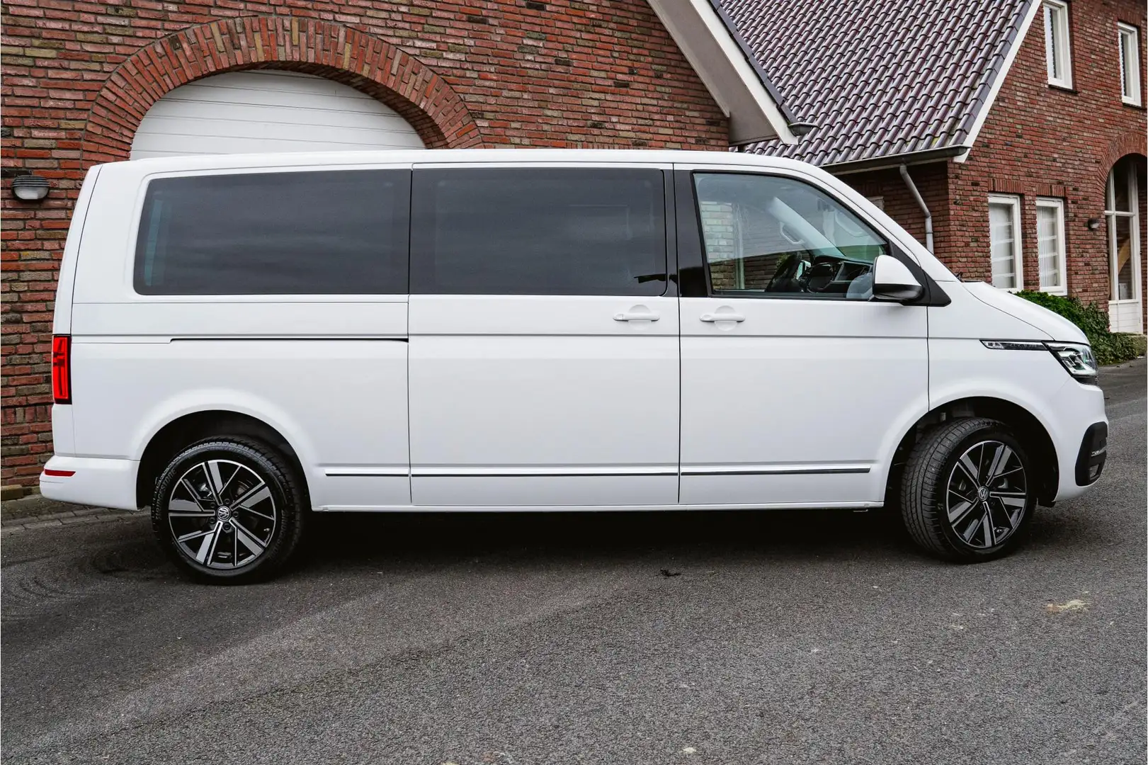 Volkswagen T6.1 Caravelle Caravelle 204pk Highline 4-MOTION DSG L2H1 ACC | L Blanc - 2
