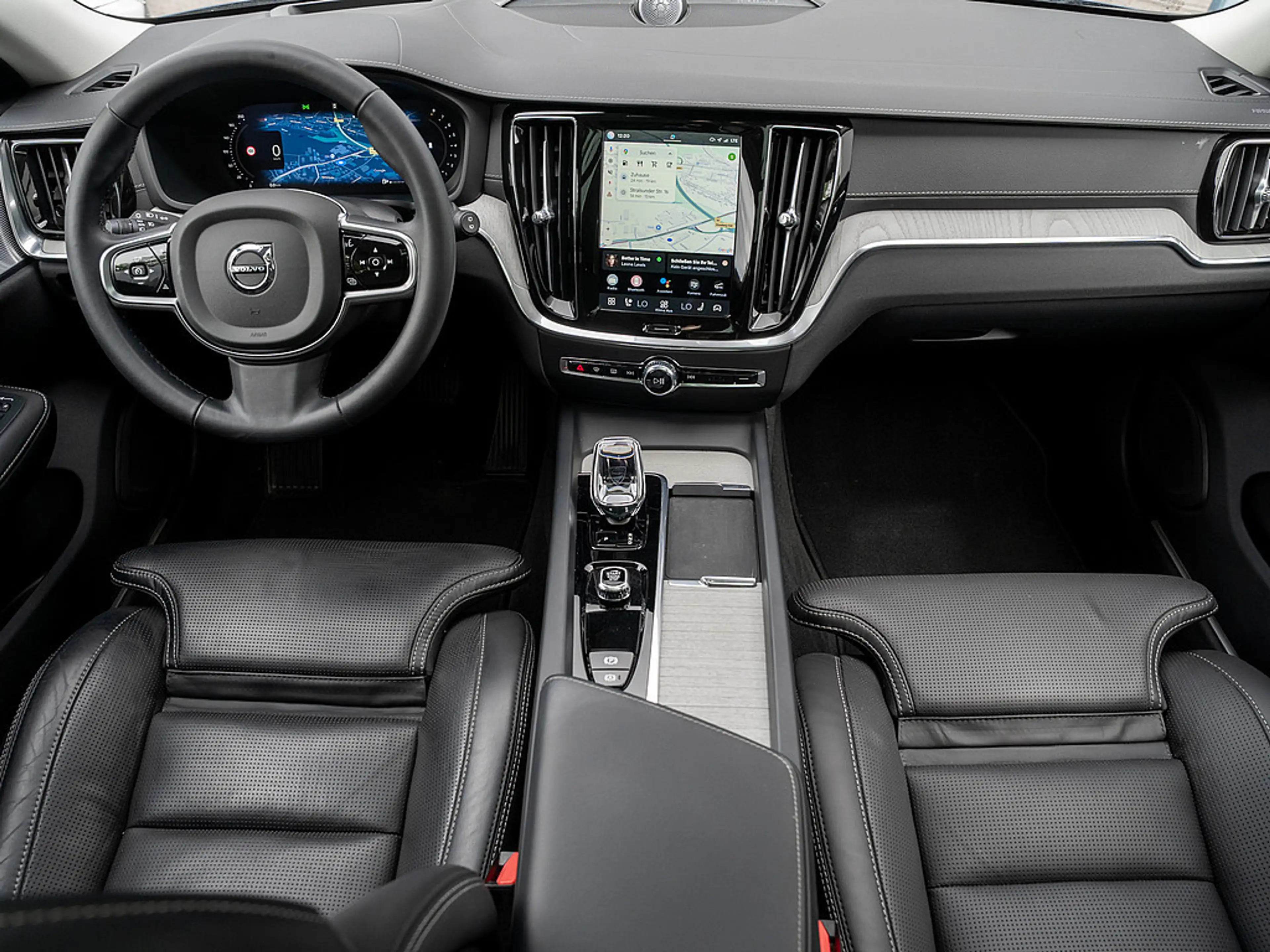 Volvo V60 Cross Country B5 AWD Ultimate 360° PANO — photo 7