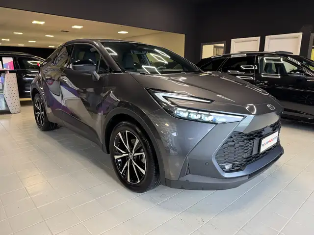 Toyota C-HR 1.8 HV Trend Pari al nuovo!