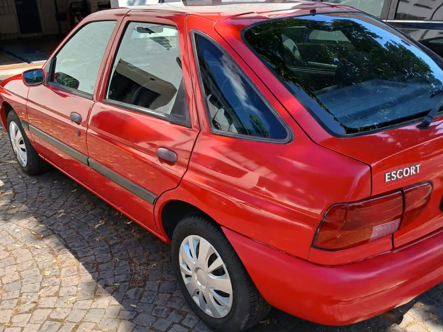 Ford Escort Escort 16V Classic Red - 2