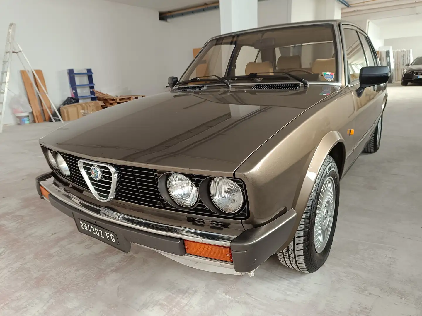 Alfa Romeo Alfetta 2.0i Quadrifoglio Oro - 1
