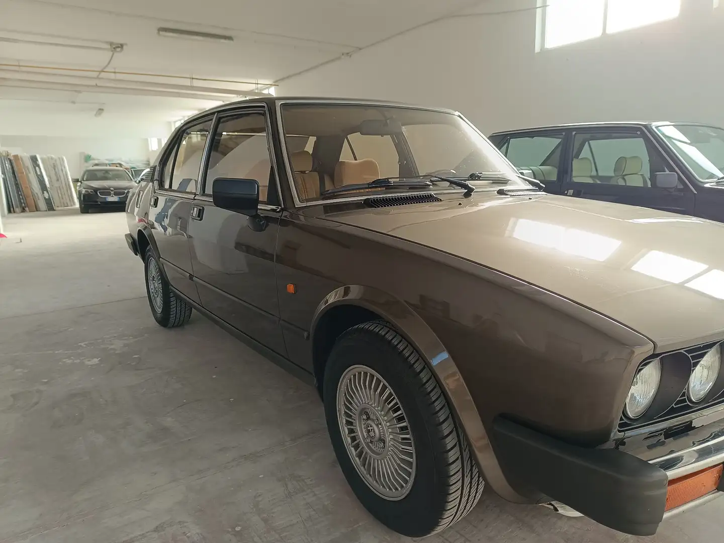 Alfa Romeo Alfetta 2.0i Quadrifoglio Oro - 2