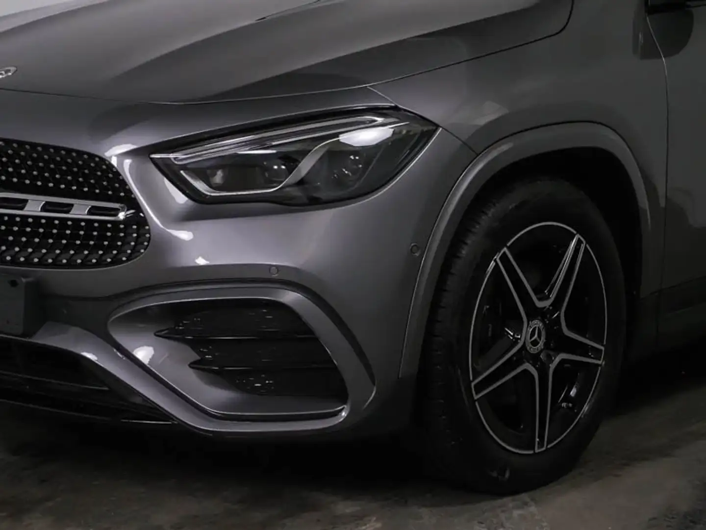 Mercedes-Benz GLA 180 Edition AMG*Pano*Burm*StandHz*MBeam*Nigh Gris - 2