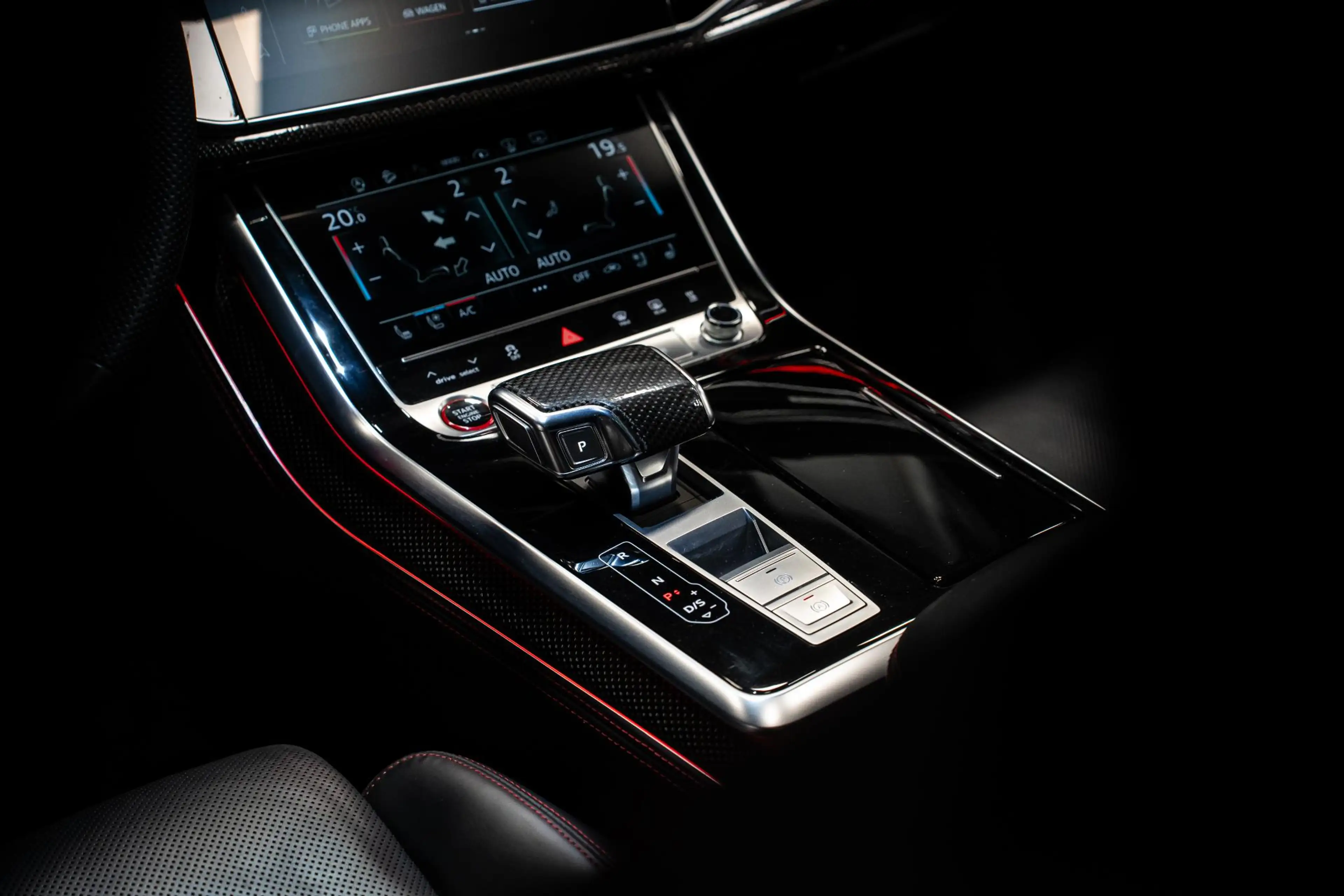 Audi SQ8 4.0 TFSI quattro *Bang & Olufsen / Panorama / Vier — photo 10