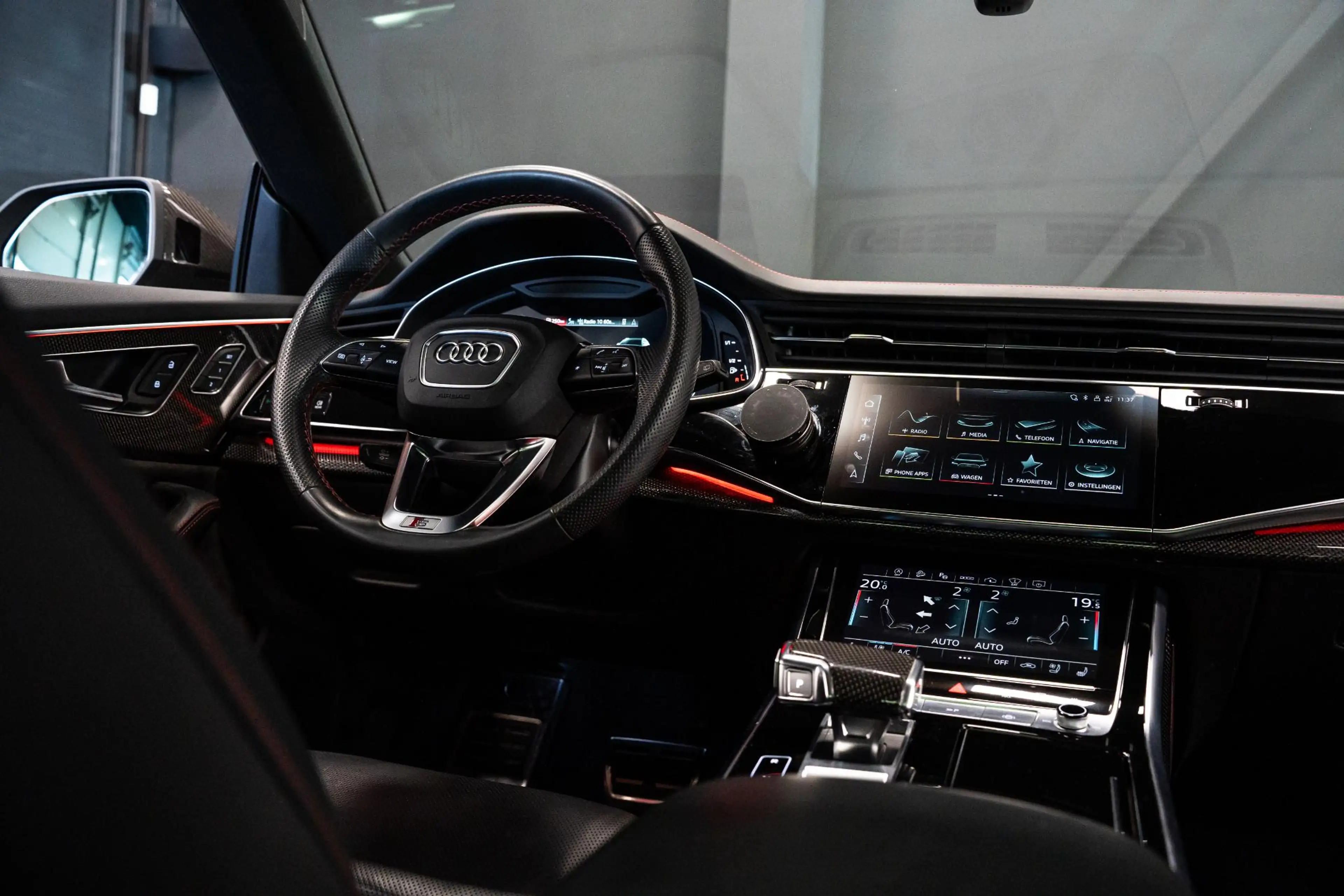 Audi SQ8 4.0 TFSI quattro *Bang & Olufsen / Panorama / Vier — photo 5