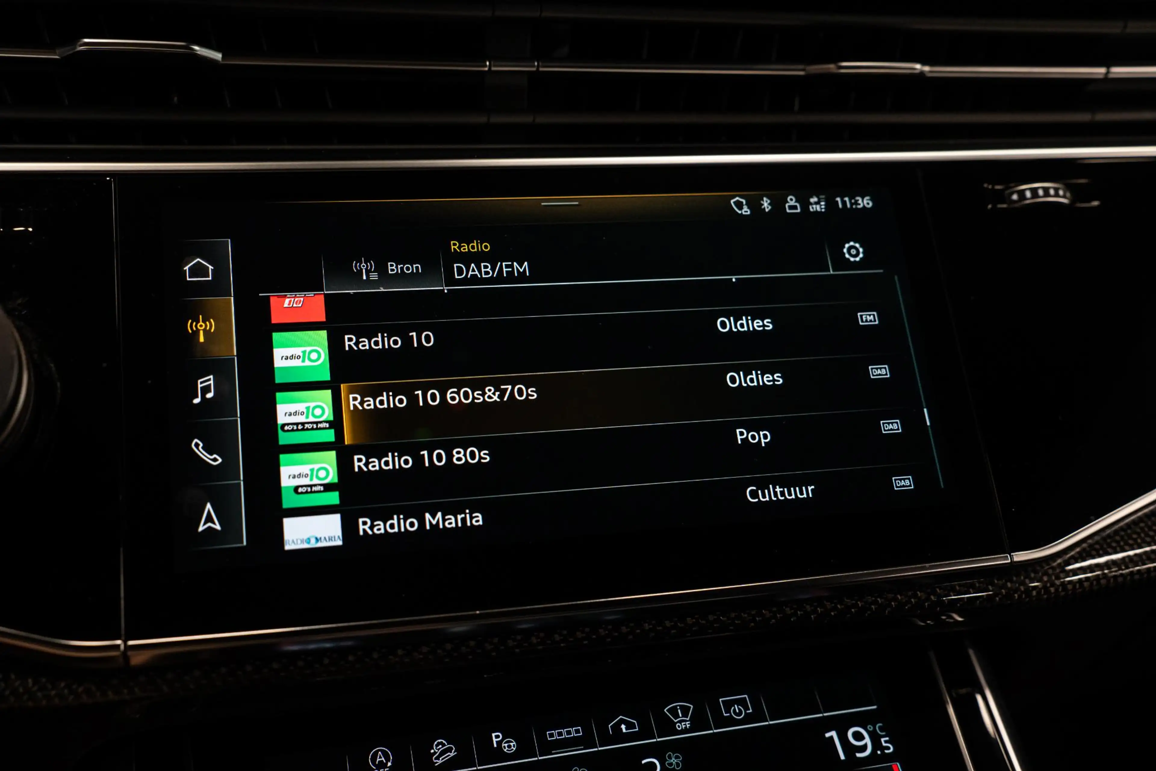 Audi SQ8 4.0 TFSI quattro *Bang & Olufsen / Panorama / Vier — photo 16
