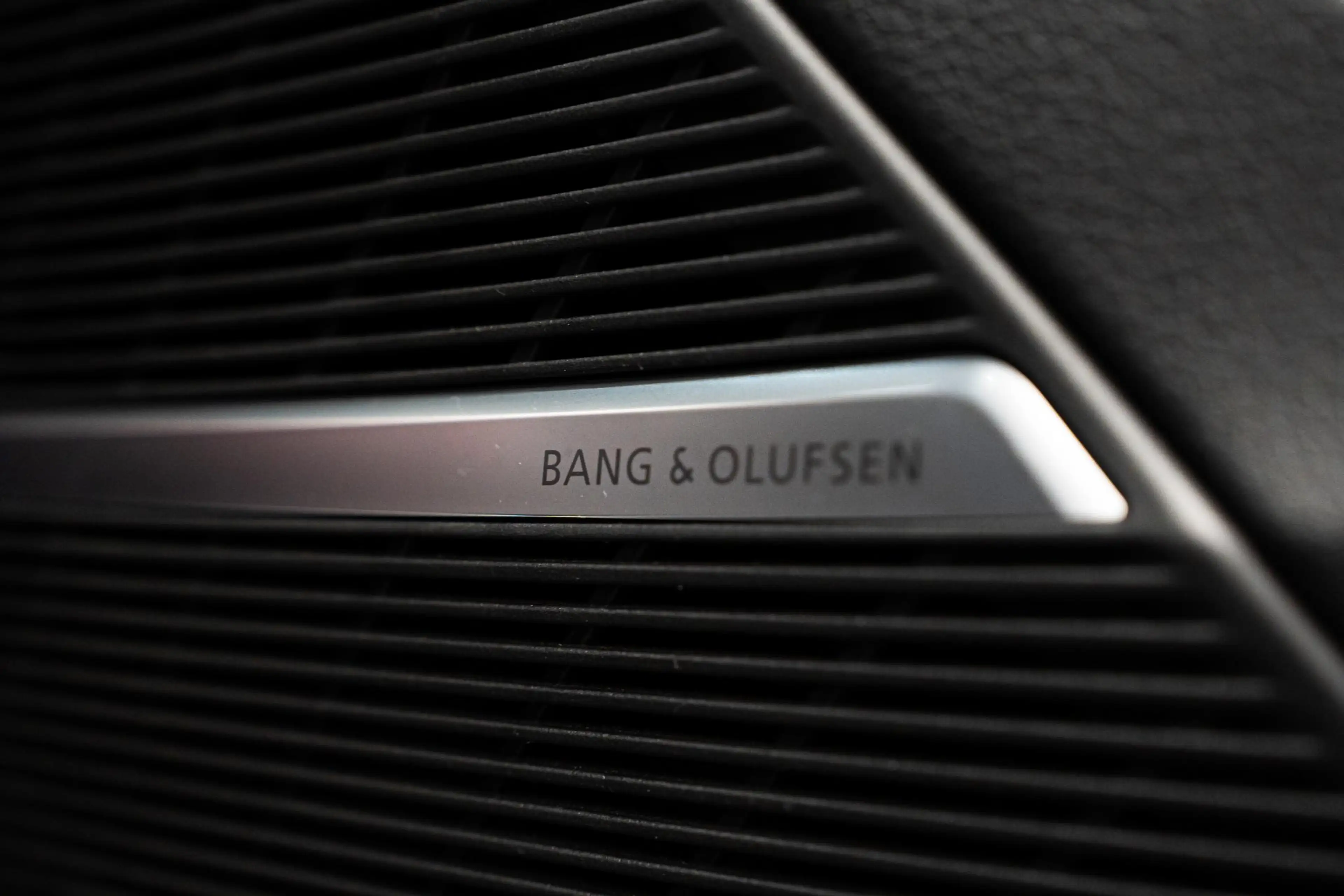 Audi SQ8 4.0 TFSI quattro *Bang & Olufsen / Panorama / Vier — photo 45