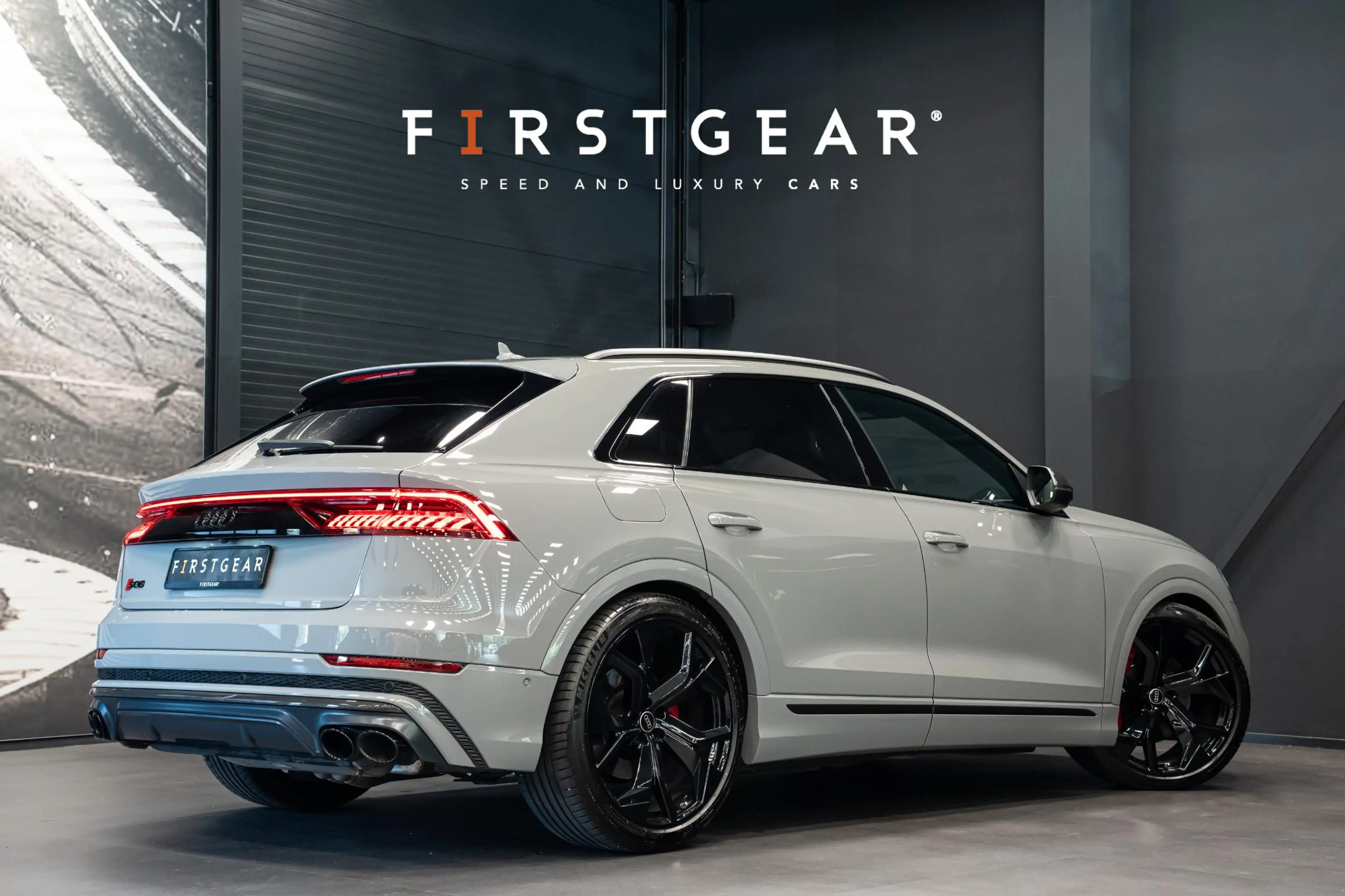 Audi SQ8 4.0 TFSI quattro *Bang & Olufsen / Panorama / Vier — photo 2