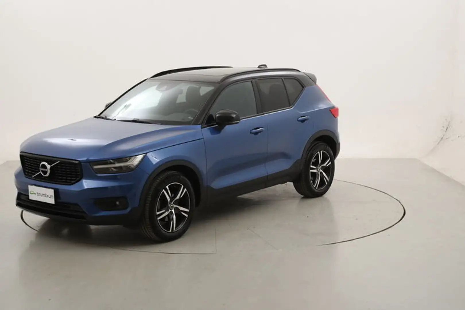 Volvo XC40 T3 R-design Geartronic 1.5 Benzina 163CV Blau - 1