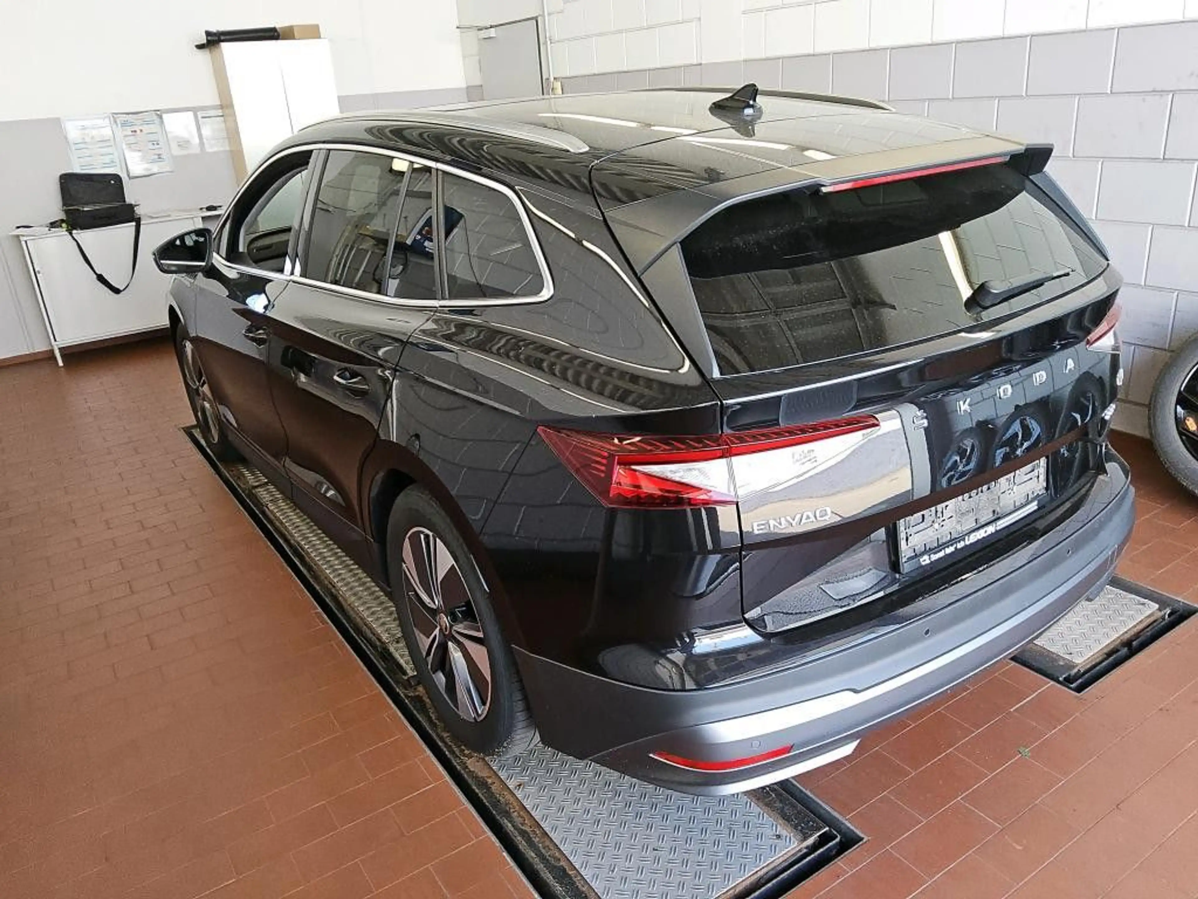 Skoda Enyaq 80 x Loft 4x4 Pano Canton Matrix-LED AHK — photo 3