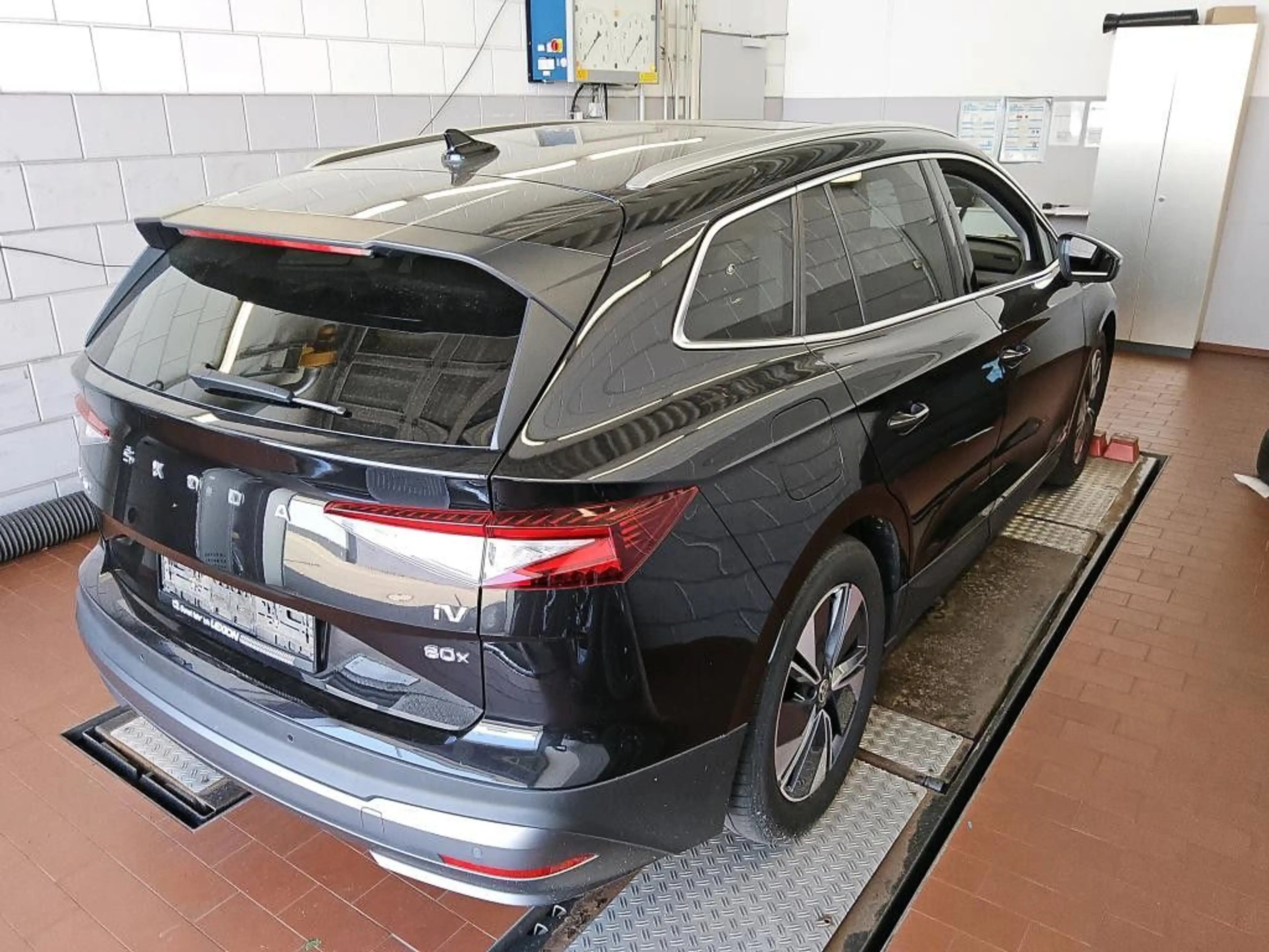 Skoda Enyaq 80 x Loft 4x4 Pano Canton Matrix-LED AHK — photo 4