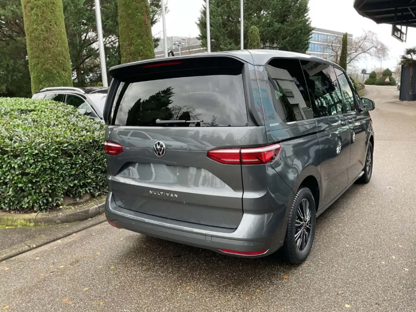 Volkswagen T7 Multivan Life 2,0 l 110 kW TDI SCR ''Energy'' Grau - 2
