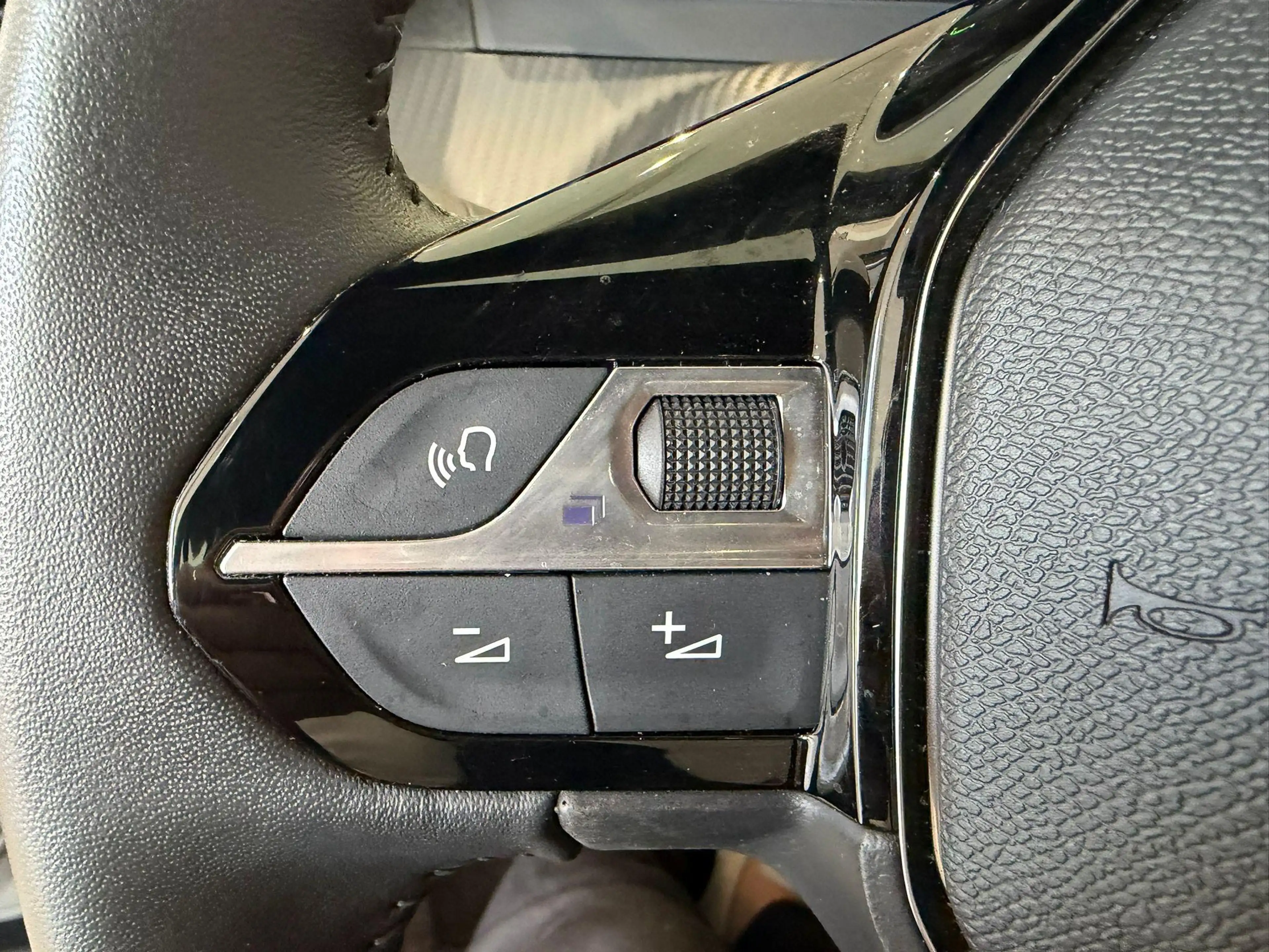 Peugeot 2008 1.2 ACTIVE 101 PK | CARPLAY | ANDROID | CLIMATE CO — photo 12