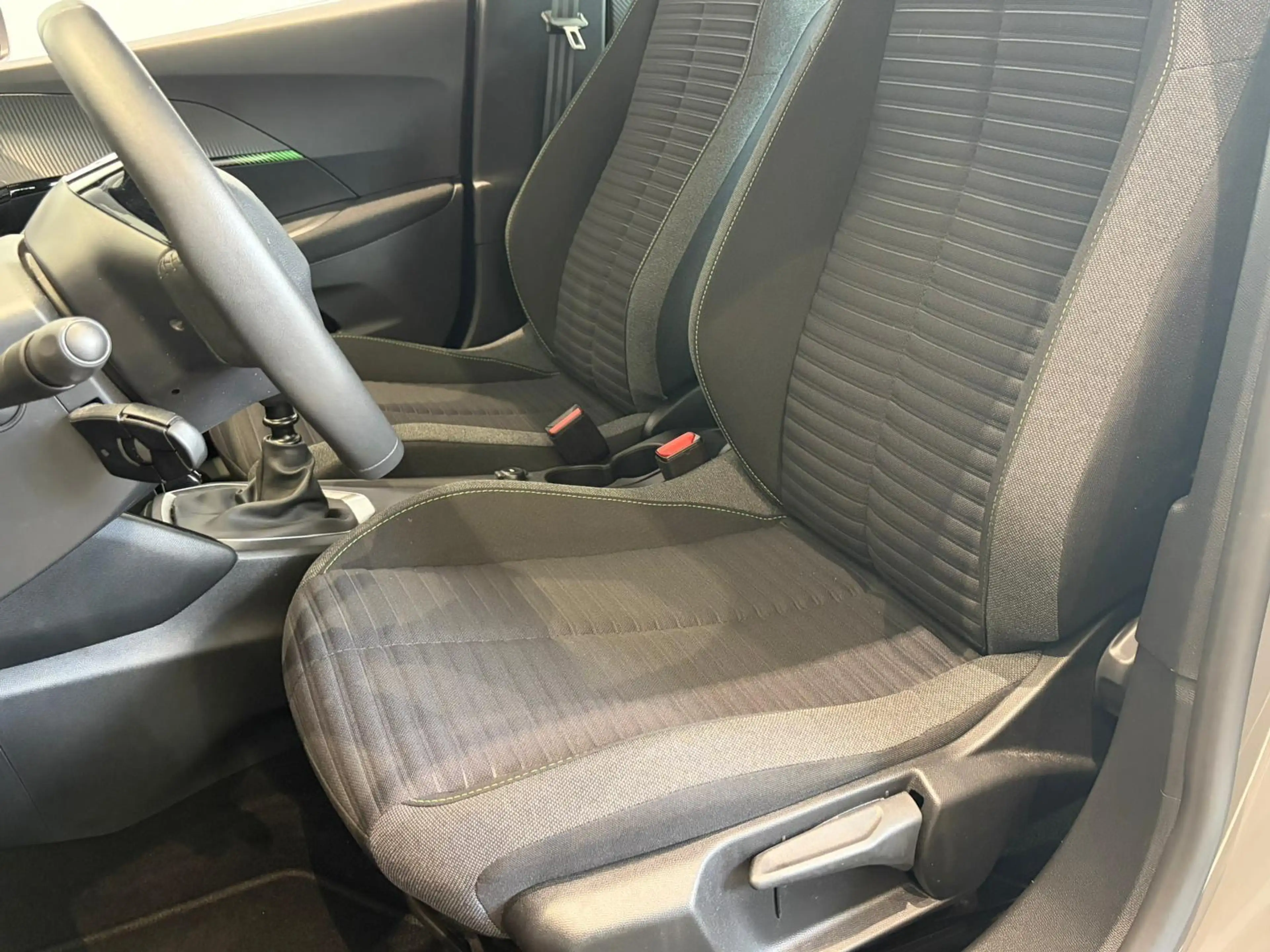 Peugeot 2008 1.2 ACTIVE 101 PK | CARPLAY | ANDROID | CLIMATE CO — photo 11