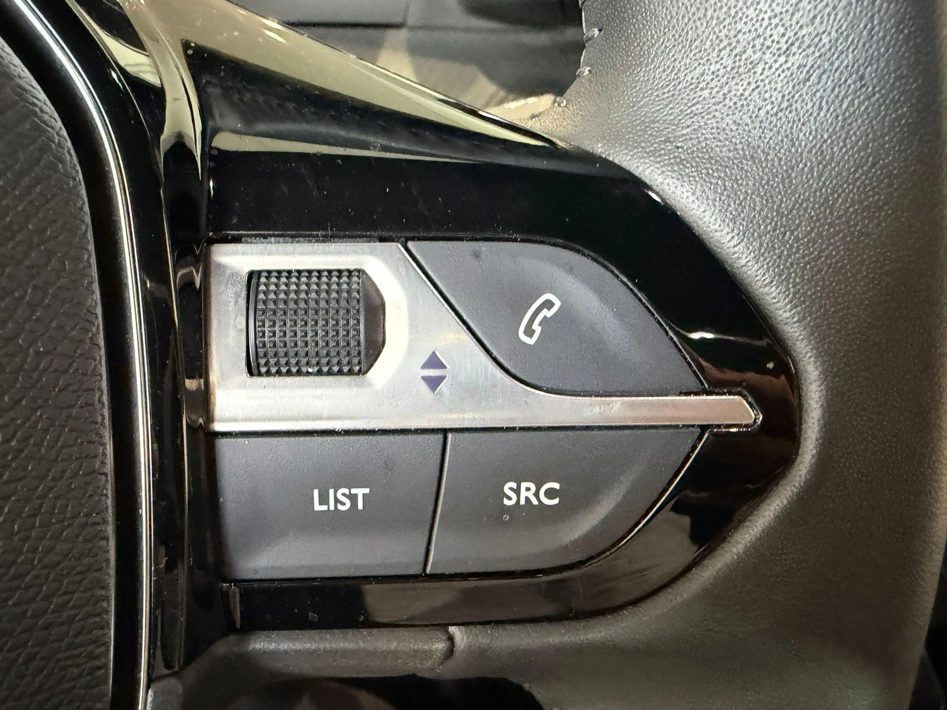 Peugeot 2008 1.2 ACTIVE 101 PK | CARPLAY | ANDROID | CLIMATE CO — photo 14