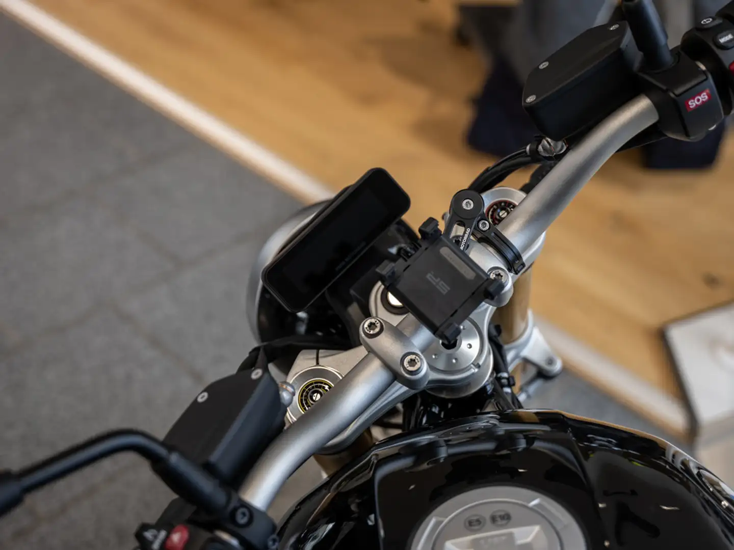 BMW R 12 nineT KOMFORT-P. GRIFFHEIZUNG LED Schwarz - 2