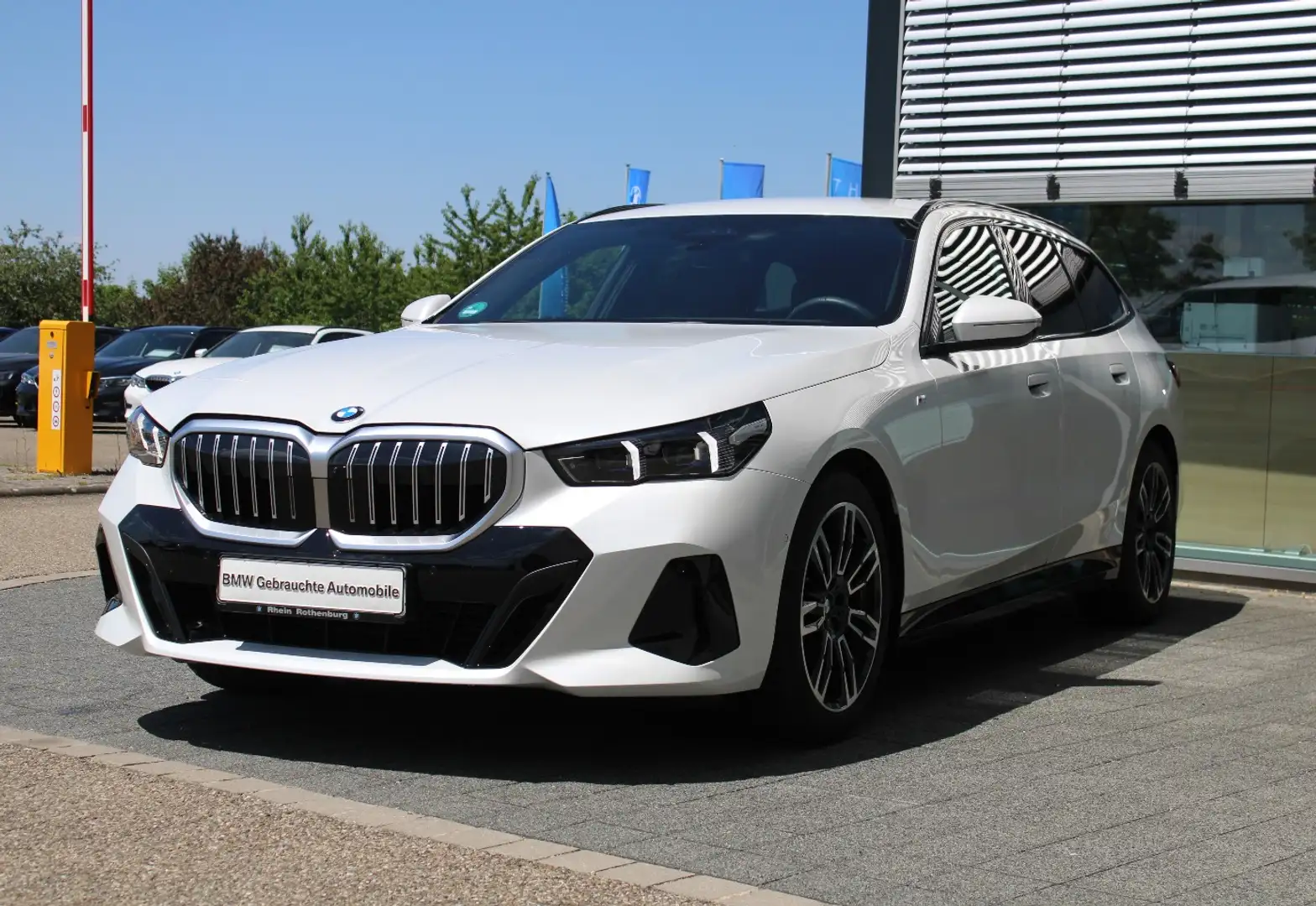 BMW 520 d Tour M Sport Komfort AHK ACC HeadUp 360 Cam Blanc - 1