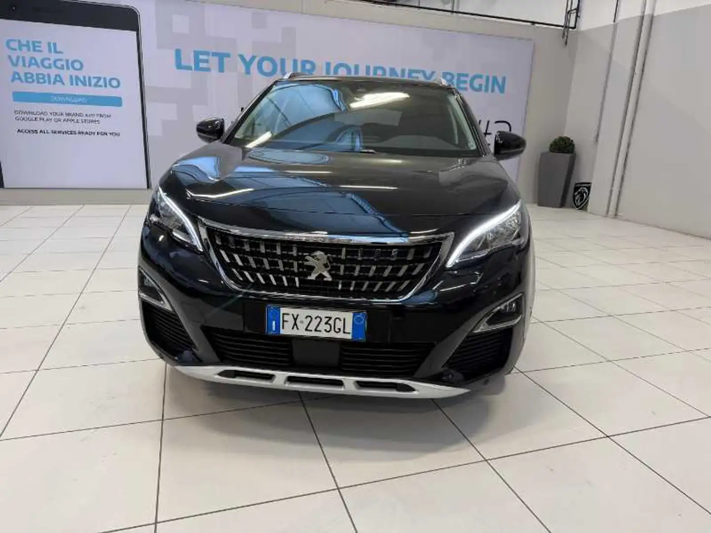 Peugeot 3008 1.2 PureTech Turbo Allure Noir - 2