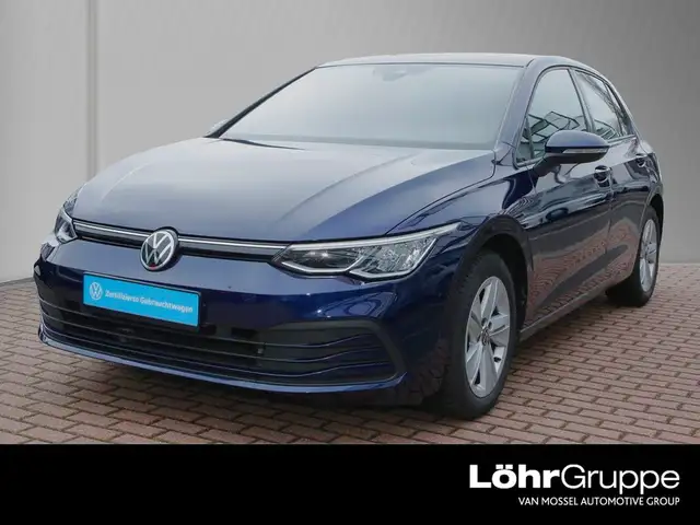 Volkswagen Golf VIII 1.5 eTSI DSG Life Pano AHK Navi+VC ACC LED...