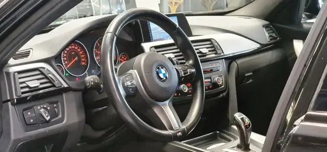 BMW 3 Series view 12