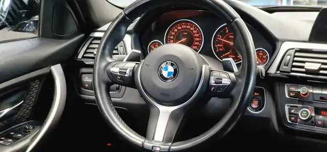BMW 3 Series view 13