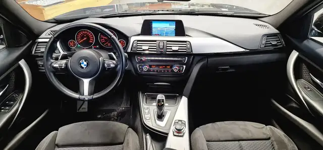 BMW 3 Series view 11