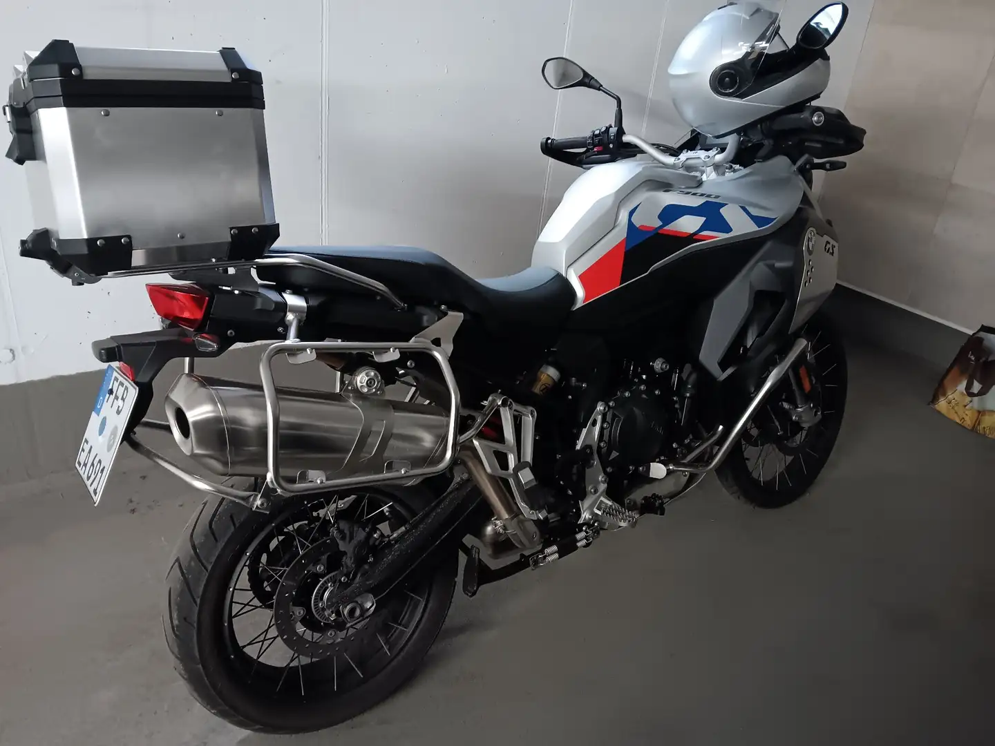 BMW F 900 GS Adventure Ride Pro Weiß - 2
