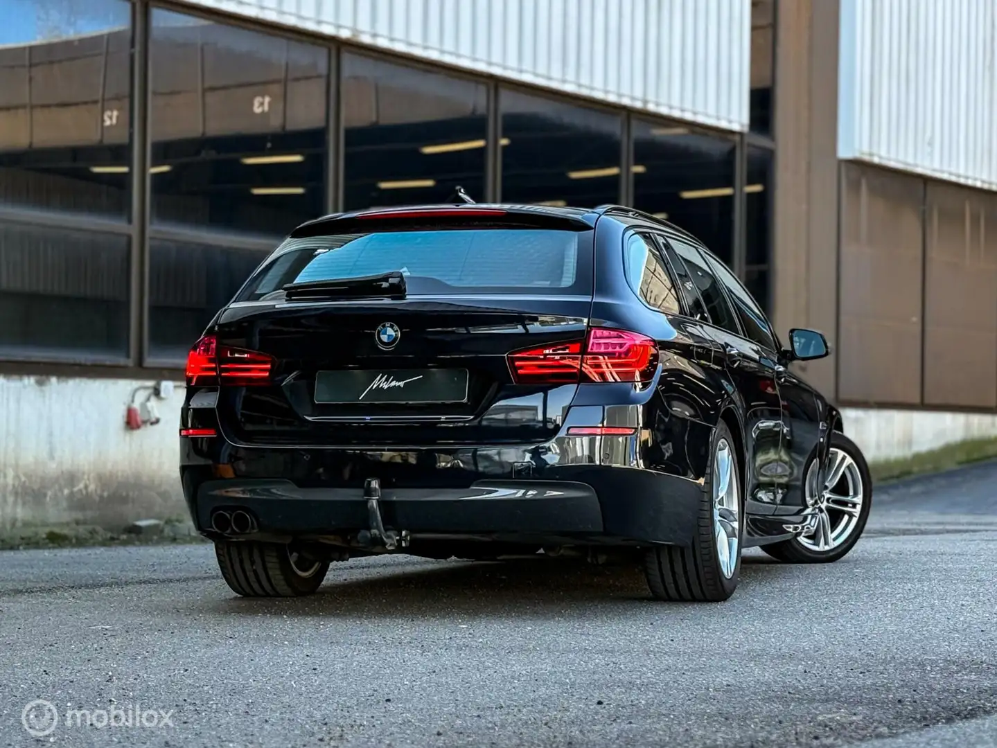 BMW 520 5-serie Touring 520d High Executive | Leder | Trek Zwart - 2